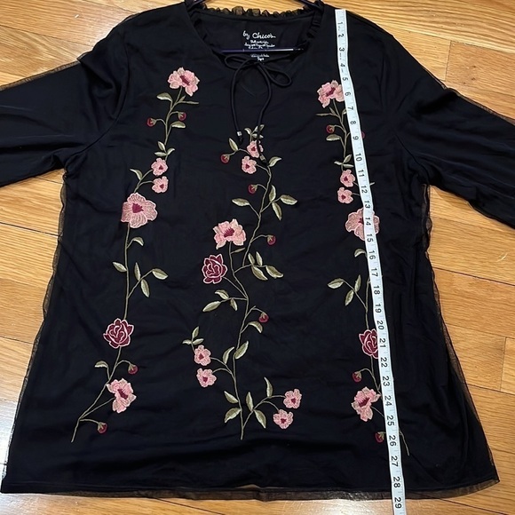 Chicos black mesh layered pink floral Embroidery 3/4 sleeve top size 3 (X/16). - Picture 7 of 8
